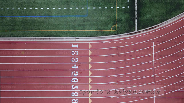 检查会议议程，确认参会方，备好录音与笔记本。
